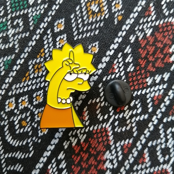📍2/20$ Lisa Simpson Enamel Pin NWOT - Picture 3 of 6